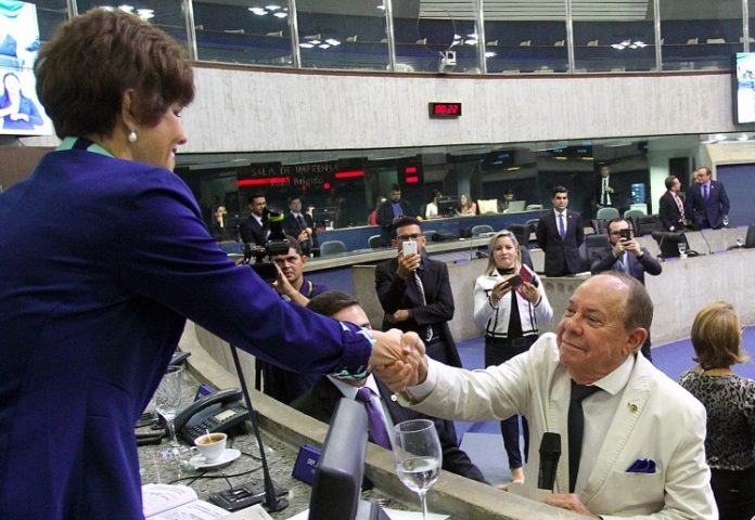 d0b698937580fd86f57cc7ea525631d2_XL